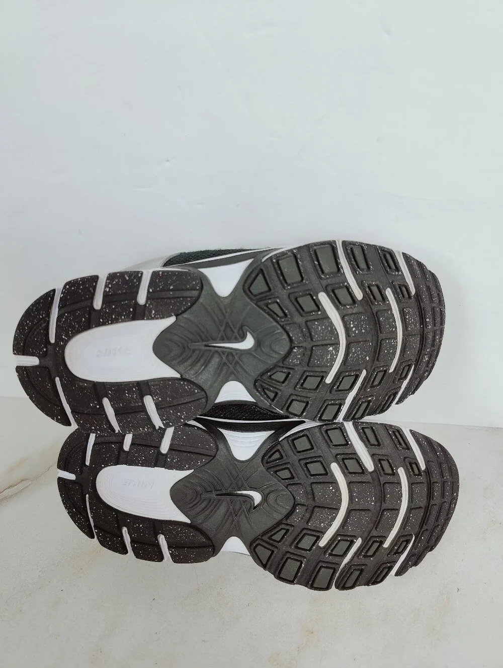 Nike Toddler Kids' V5 RNR Running Sneakers, Black Silver White, Sz 11V